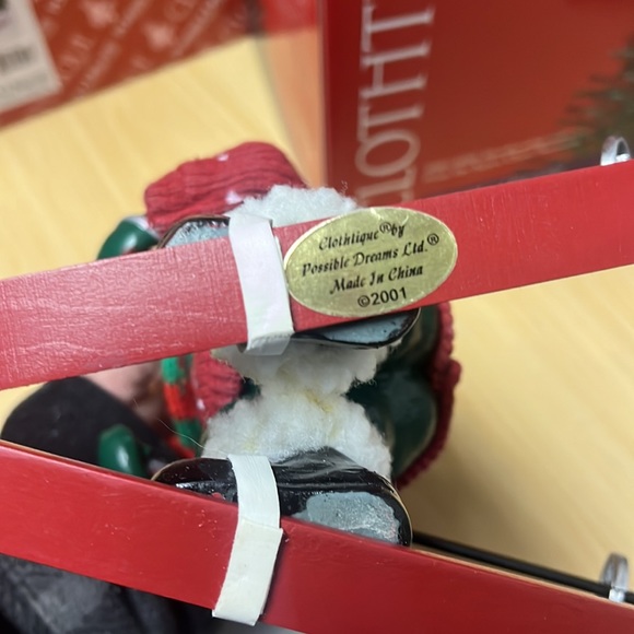 Clothtique Possible Dreams Santa's Slalom 2001 - Picture 3 of 3